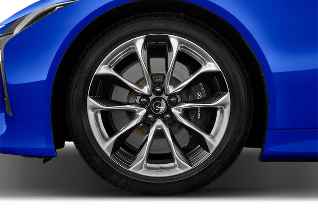 Lexus LC 500 (Baujahr 2018) Performance Paket 2 Türen Reifen und Felge