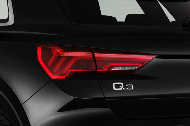 Audi Q3 (Baujahr 2019) Advanced 5 Türen Rücklicht
