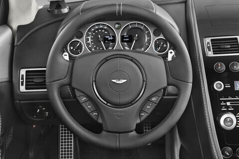 Aston Martin DBS Volante (Baujahr 2010) - 2 Türen Lenkrad