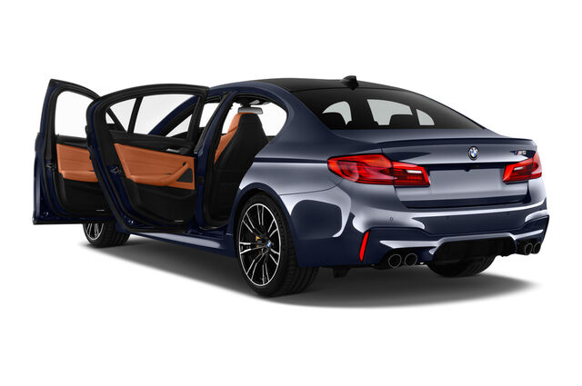 BMW M5 (Baujahr 2018) - 4 Türen Tür geöffnet