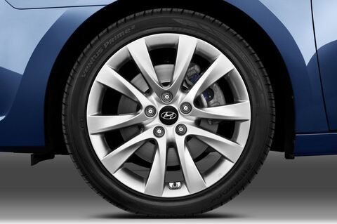 Hyundai I40 CW (Baujahr 2011) Style 5 Türen Reifen und Felge