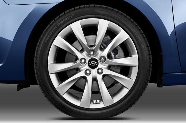 Hyundai I40 CW (Baujahr 2011) Style 5 Türen Reifen und Felge