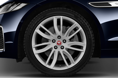 Jaguar XF (Baujahr 2021) SE 4 Türen Reifen und Felge