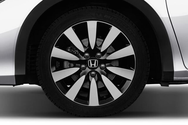 Honda Civic Tourer (Baujahr 2015) Executive 5 Türen Reifen und Felge
