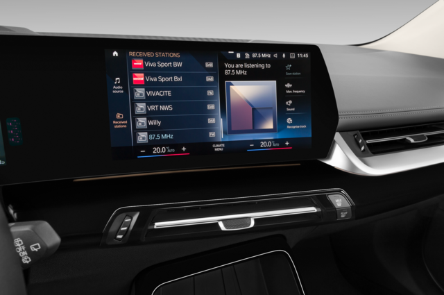 BMW 2 Series Active Tourer (Baujahr 2022) Luxury Line 5 Türen Radio und Infotainmentsystem