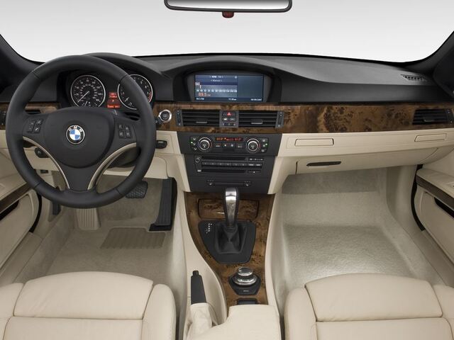 BMW 3 Series (Baujahr 2010) 335i 2 Türen Cockpit und Innenraum