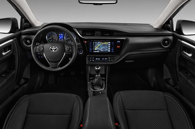 Toyota Corolla (Baujahr 2017) Comfort 4 Türen Cockpit und Innenraum