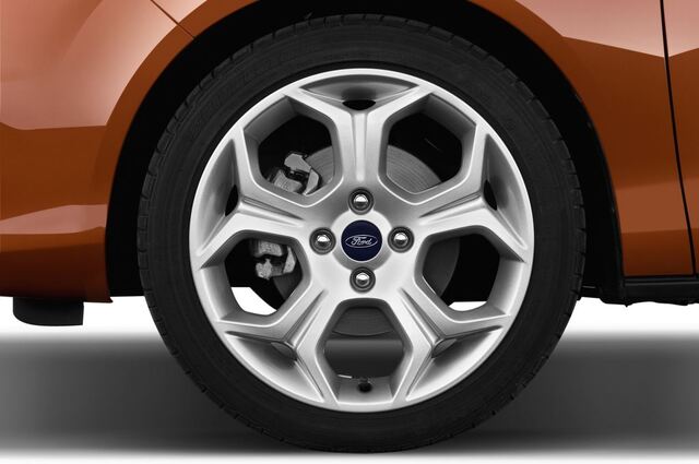 Ford B-Max (Baujahr 2013) Titanium 5 Türen Reifen und Felge