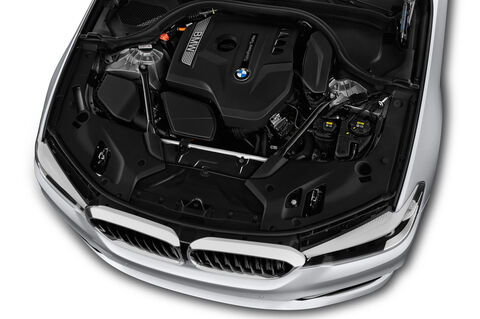 BMW 5 Series (Baujahr 2018) Sport 4 Türen Motor