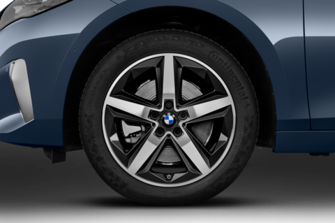BMW 2 Series Active Tourer (Baujahr 2022) Luxury Line 5 Türen Reifen und Felge
