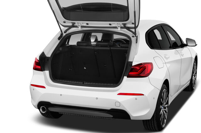 BMW 1 Series (Baujahr 2020) Sport Line 5 Türen Kofferraum