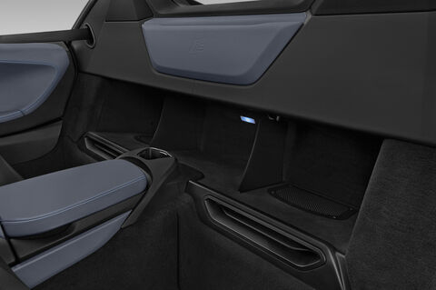BMW i8 (Baujahr 2019) - 2 Türen Rücksitze