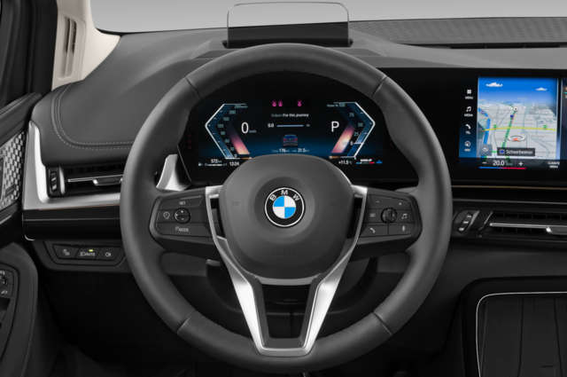 BMW 2 Series Active Tourer (Baujahr 2022) Luxury Line 5 Türen Lenkrad
