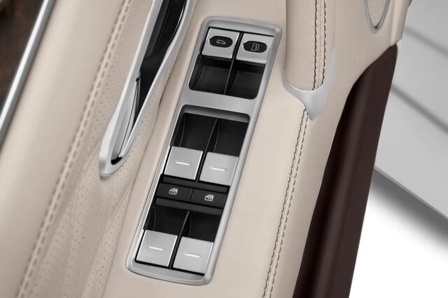 Bentley Continental Flying Spur (Baujahr 2015) - 4 Türen Bedienungselemente Tür