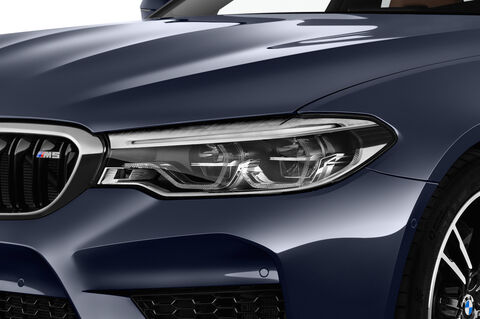 BMW M5 (Baujahr 2018) - 4 Türen Scheinwerfer