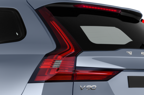 Volvo V90 Recharge (Baujahr 2021) R-Design 5 Türen Rücklicht