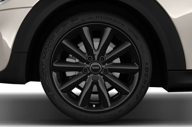 MINI MINI (Baujahr 2017) Cooper D 2 Türen Reifen und Felge
