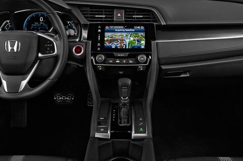 Honda Civic (Baujahr 2017) Executive 5 Türen Mittelkonsole