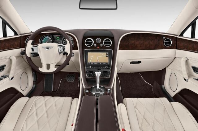 Bentley Continental Flying Spur (Baujahr 2015) - 4 Türen Cockpit und Innenraum