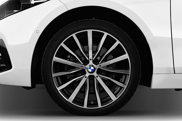 BMW 1 Series (Baujahr 2020) Sport Line 5 Türen Reifen und Felge