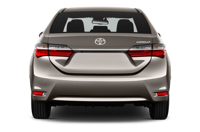 Toyota Corolla (Baujahr 2017) Comfort 4 Türen Heckansicht
