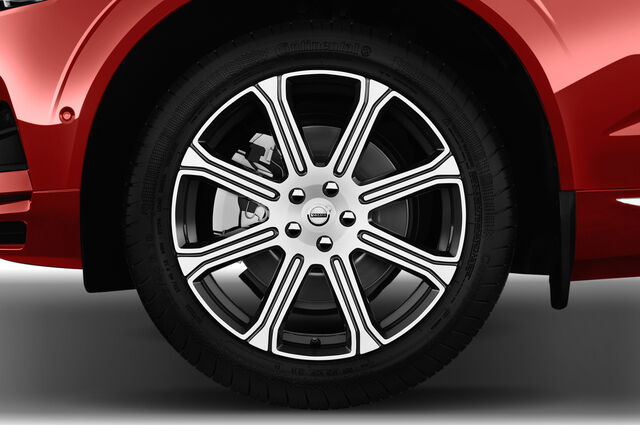 Volvo XC60 Plug-in Hybrid (Baujahr 2018) Inscription 5 Türen Reifen und Felge