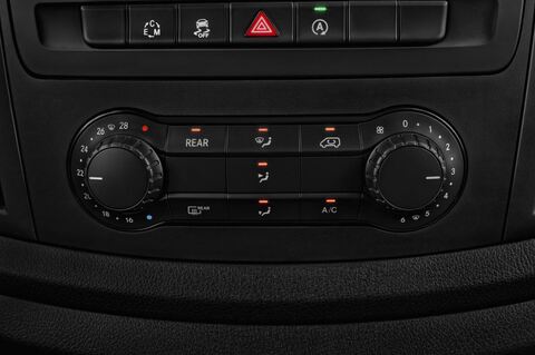 Mercedes Vito Tourer (Baujahr 2017) Pro 4 Türen Temperatur und Klimaanlage