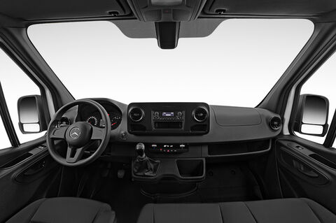 Mercedes Sprinter (Baujahr 2019) - 2 Türen Cockpit und Innenraum