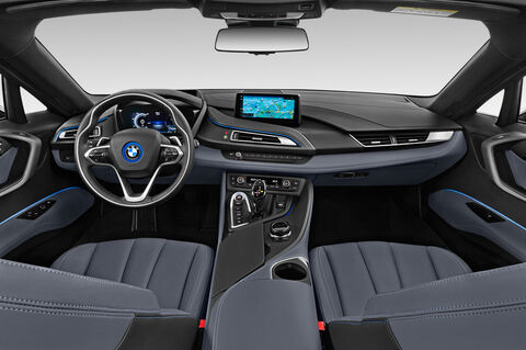 BMW i8 (Baujahr 2019) - 2 Türen Cockpit und Innenraum