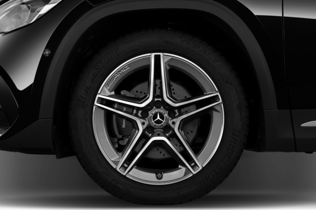 Mercedes GLA (Baujahr 2020) AMG Line 5 Türen Reifen und Felge