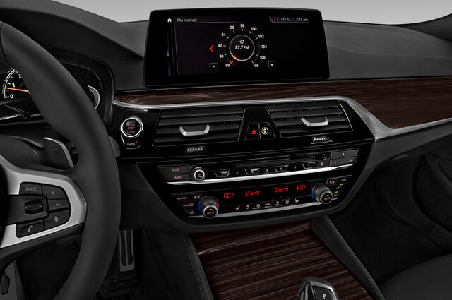 BMW 5 Series (Baujahr 2019) M Sport 4 Türen Radio und Infotainmentsystem