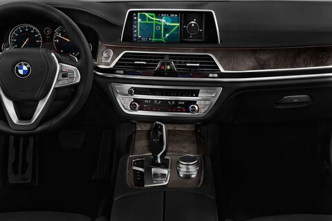 BMW 7 Series (Baujahr 2016) - 4 Türen Mittelkonsole