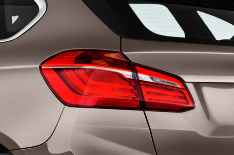 BMW 2 Series Active Tourer (Baujahr 2018) Luxury 5 Türen Rücklicht