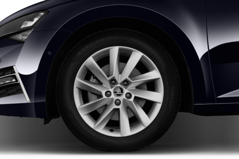 Skoda Superb Combi iV (Baujahr 2020) Style 5 Türen Reifen und Felge
