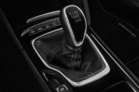 Opel Insignia Sports Tourer (Baujahr 2018) Ultimate Exclusive 5 Türen Schalthebel