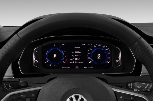 Volkswagen Passat (Baujahr 2020) GTE 5 Türen Tacho und Fahrerinstrumente