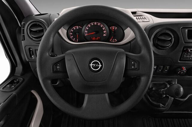 Opel Movano (Baujahr 2017) - 4 Türen Lenkrad
