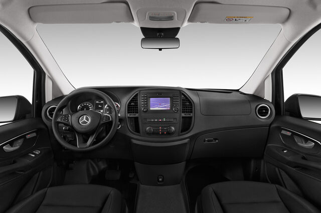 Mercedes Vito Mixto (Baujahr 2018) - 4 Türen Cockpit und Innenraum