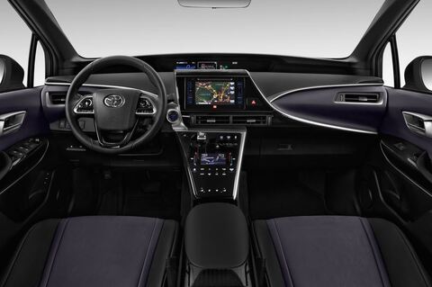 Toyota Mirai (Baujahr 2016) - 4 Türen Cockpit und Innenraum