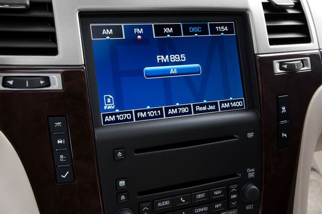Cadillac Escalade (Baujahr 2008) Elegance 5 Türen Radio und Infotainmentsystem