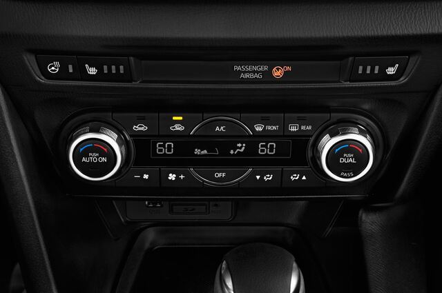 Mazda Mazda3 (Baujahr 2017) Center-Line 4 Türen Temperatur und Klimaanlage