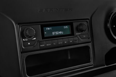 Mercedes Sprinter (Baujahr 2019) - 2 Türen Radio und Infotainmentsystem