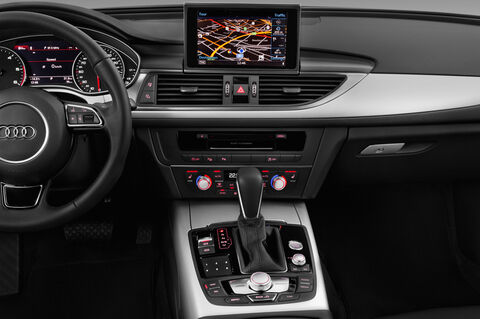 Audi A6 Avant (Baujahr 2018) - 5 Türen Mittelkonsole