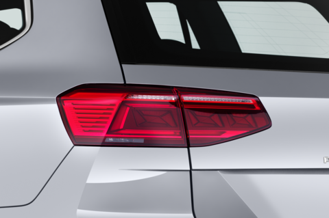 Volkswagen Passat (Baujahr 2020) GTE 5 Türen Rücklicht