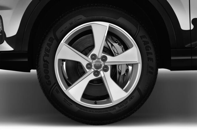 Audi Q7 e-Tron (Baujahr 2017) - 5 Türen Reifen und Felge