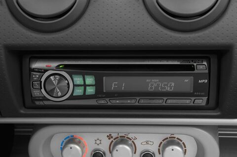 Lotus Elise (Baujahr 2010) R 2 Türen Radio und Infotainmentsystem