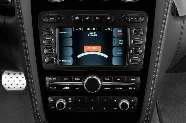 Bentley Continental GT (Baujahr 2010) - 2 Türen Radio und Infotainmentsystem