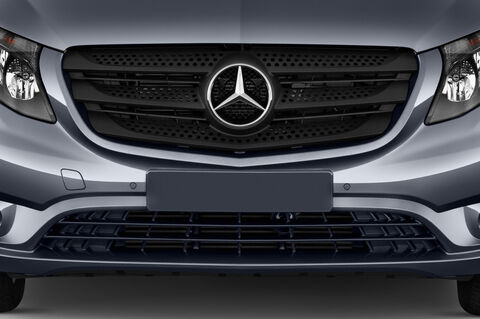 Mercedes Vito (Baujahr 2019) Edition 5 Türen Kühlergrill und Scheinwerfer