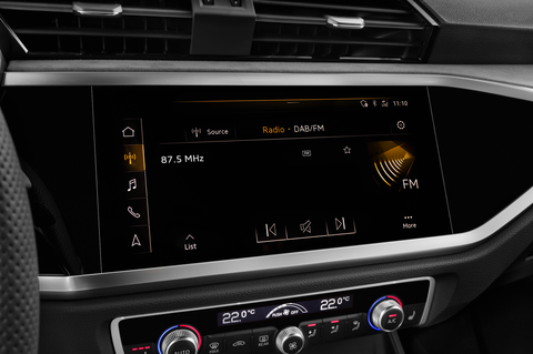 Audi Q3 Sportback (Baujahr 2023) S Line 5 Türen Radio und Infotainmentsystem
