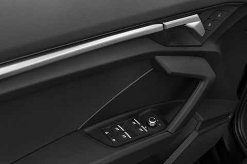 Audi A3 Sportback (Baujahr 2023) Advanced 5 Türen Bedienungselemente Tür